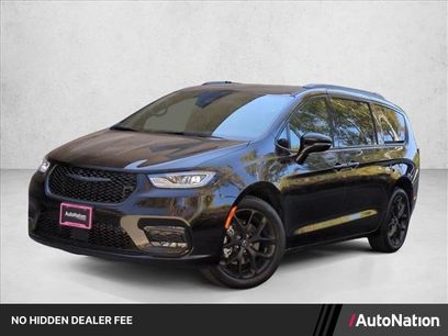 New 2026 Chrysler Pacifica Limited w/ S Appearance Package