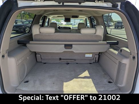 Used 2006 Chevrolet Suburban Z71 w/ Z71 Preferred Equipment Group image 12