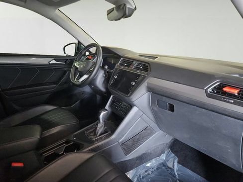 Used 2022 Volkswagen Tiguan SE FWD image 22