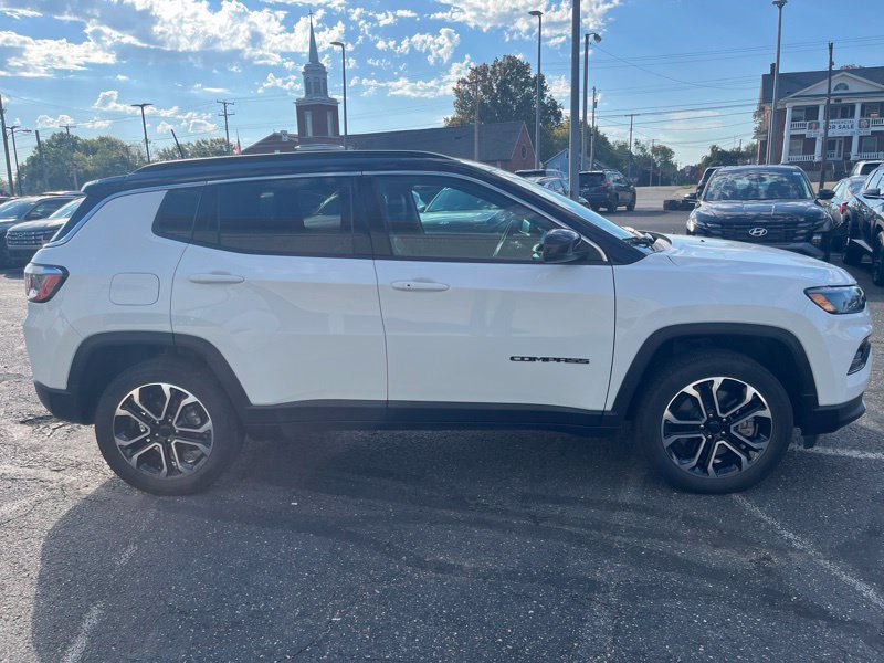 Used 2024 Jeep Compass Limited AWD/4WD image 4