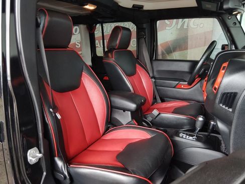 Used 2014 Jeep Wrangler Unlimited Sport w/ Quick Order Package 24S AWD/4WD image 13