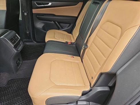 Used 2024 Volkswagen Atlas Cross Sport SEL R-Line image 19