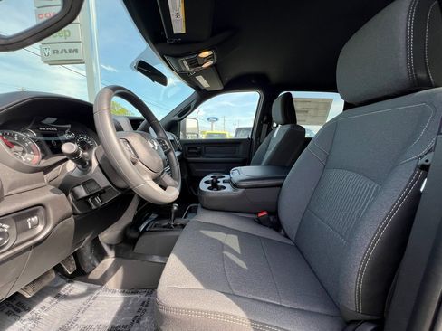 New 2024 RAM 2500 Tradesman w/ Chrome Appearance Group image 19