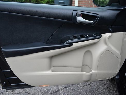 Used 2014 Toyota Camry FWD image 14