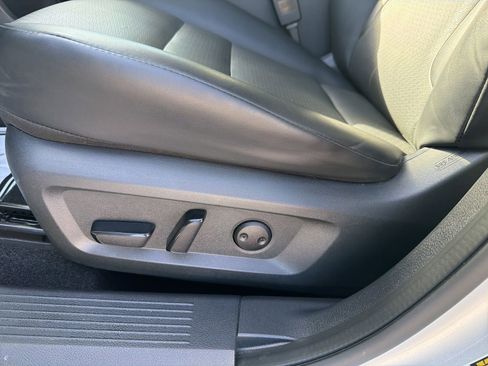 Used 2021 Nissan Rogue SV w/ Premium Package FWD image 25