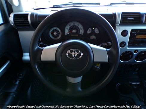 Used 2007 Toyota FJ Cruiser 4WD image 13