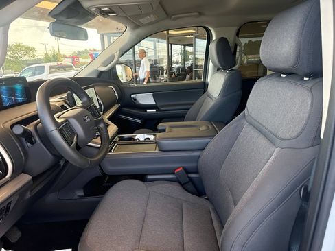 Used 2025 Ford Expedition Max Active AWD/4WD image 13