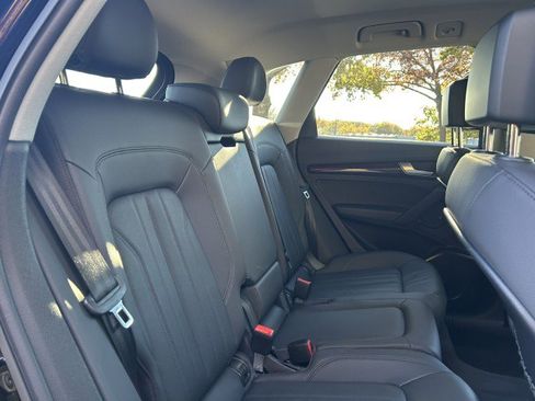 Used 2020 Audi Q5 2.0T Premium w/ Convenience Package image 23