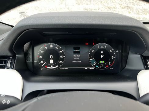 New 2025 Land Rover Discovery Sport Dynamic SE image 20