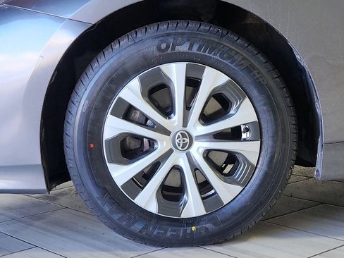 Used 2022 Toyota Prius Prime LE image 9
