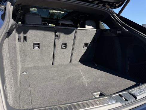 Used 2025 Porsche Macan image 33