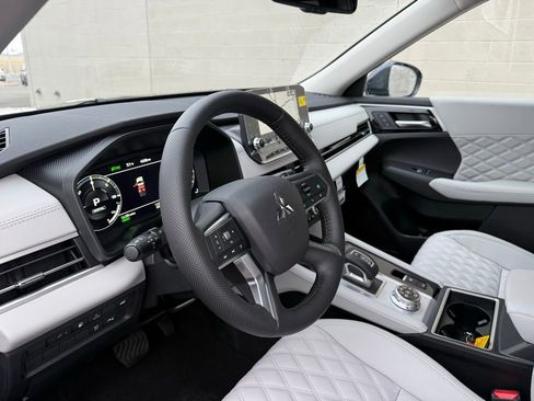 New 2025 Mitsubishi Outlander SEL image 20