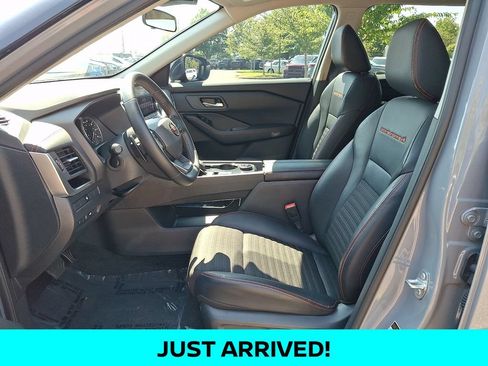 Used 2025 Nissan Rogue SV AWD/4WD image 14