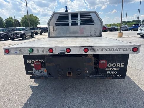 Used 2023 Ford F550 4x4 Regular Cab Super Duty w/ XLT Value Package image 4
