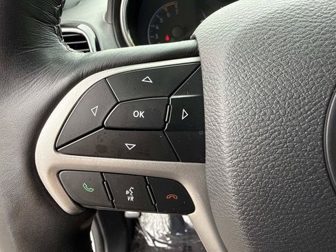 Used 2019 Jeep Grand Cherokee Overland AWD/4WD image 36