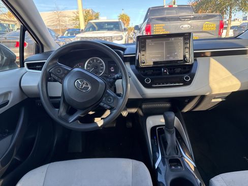 Used 2022 Toyota Corolla LE image 15