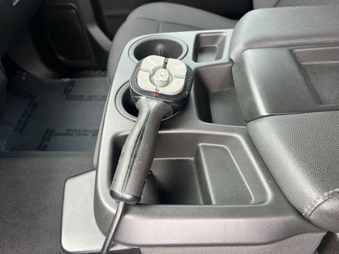 Used 2022 Chevrolet Silverado 2500 Custom w/ Custom Convenience Package image 29