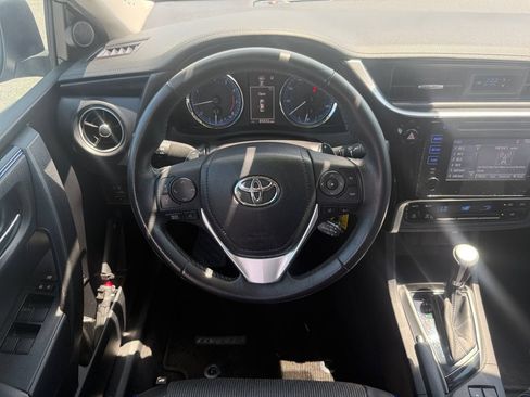 Used 2017 Toyota Corolla SE w/ Carpet Mat Package (TMS) FWD image 13