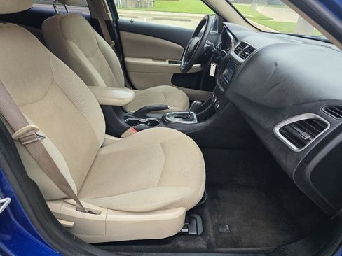Used 2014 Dodge Avenger SE FWD image 11