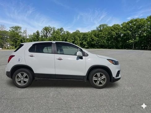 Used 2018 Chevrolet Trax LS AWD/4WD image 4