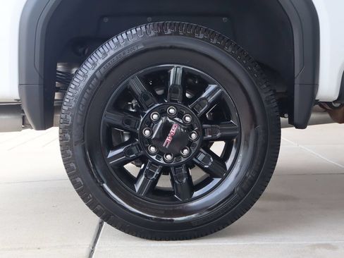 Used 2025 GMC Sierra 2500 AT4 AWD/4WD image 14
