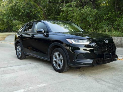 Used 2026 Honda HR-V LX image 2