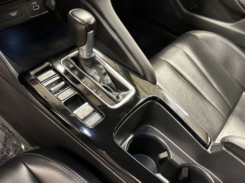 Used 2024 Acura Integra Base image 13