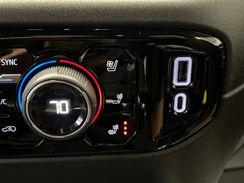 Used 2023 Chevrolet Silverado 1500 High Country w/ High Country Premium Package AWD/4WD image 32