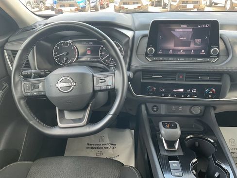 Used 2025 Nissan Rogue SV FWD image 13