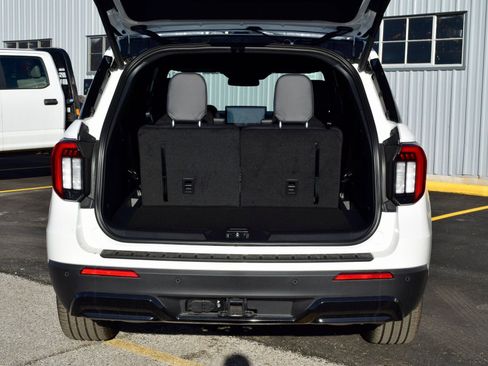 New 2026 Ford Explorer ST-Line w/ ST-Line Street Pack image 22