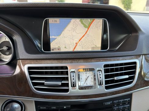 Used 2014 Mercedes-Benz E 250 BlueTEC Sedan image 21