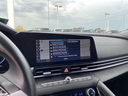 Used 2025 Hyundai Elantra Limited FWD image 37