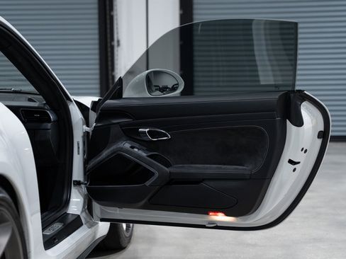 Used 2016 Porsche 911 GT3 image 31