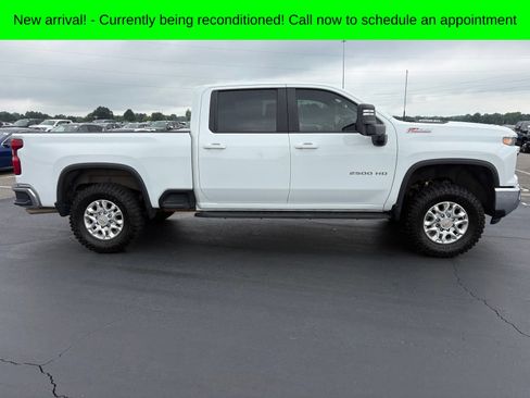 Used 2024 Chevrolet Silverado 2500 LT w/ All Star Edition AWD/4WD image 2