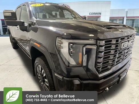 Used 2024 GMC Sierra 3500 Denali Ultimate image 2
