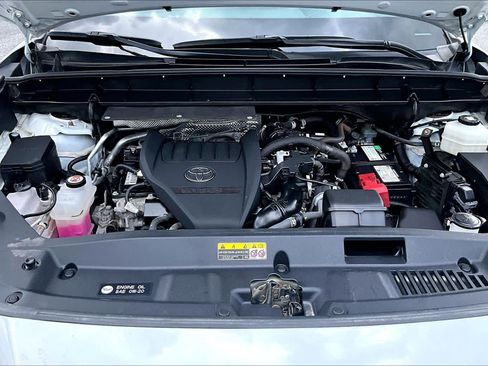 Used 2023 Toyota Highlander LE FWD image 31
