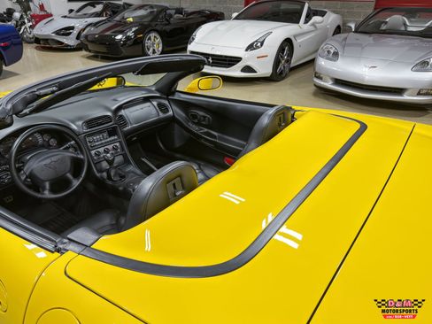 Used 2000 Chevrolet Corvette Convertible image 38