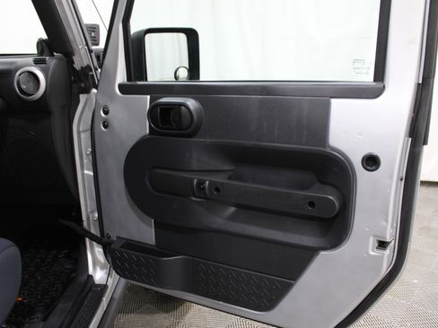 Used 2008 Jeep Wrangler Unlimited Sahara image 18