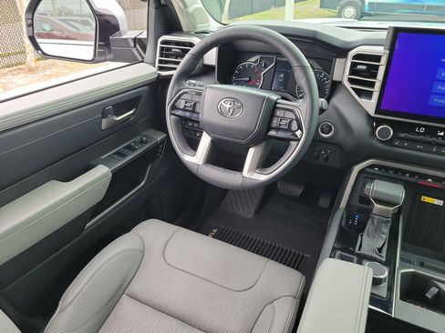 Used 2023 Toyota Tundra Limited image 18
