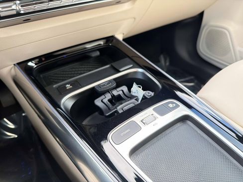 Used 2025 Mercedes-Benz GLA 250 image 45