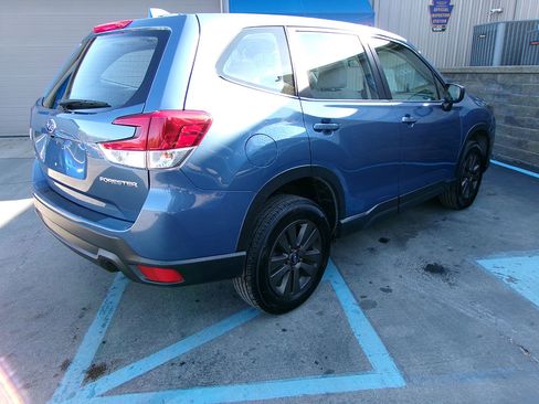 Used 2022 Subaru Forester AWD/4WD image 6