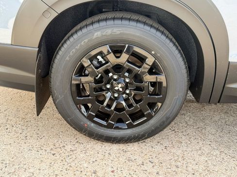 New 2026 Mitsubishi Outlander Trail Edition image 15