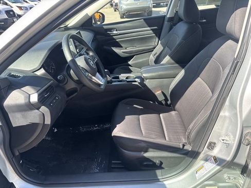 Used 2022 Nissan Altima 2.5 SV image 16