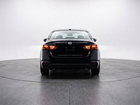 Used 2025 Nissan Altima 2.5 SV image 7