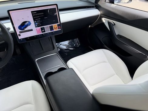 Used 2021 Tesla Model 3 Standard Range Plus image 42