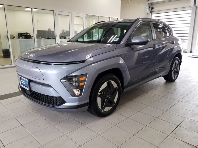 Used 2024 Hyundai Kona SEL FWD image 2