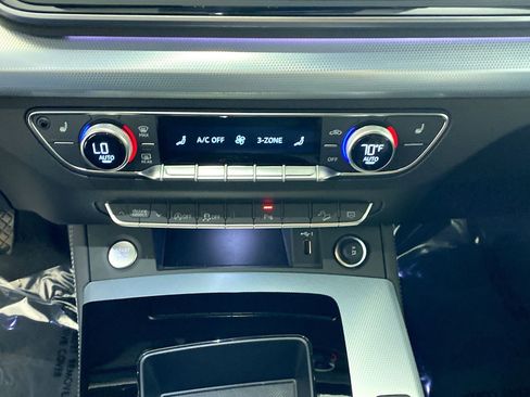 Certified 2025 Audi Q5 2.0T Premium Plus w/ Premium Plus Package image 7