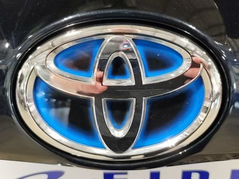 Used 2018 Toyota RAV4 XLE AWD/4WD image 31