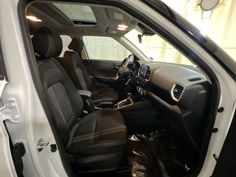 Used 2022 Hyundai Venue SEL FWD image 42