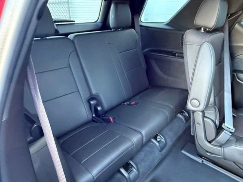 Certified 2023 Chevrolet Traverse High Country FWD image 16